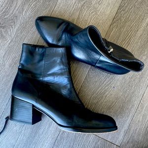 Sam Edelman moderately worn boots- black leather size 7.5